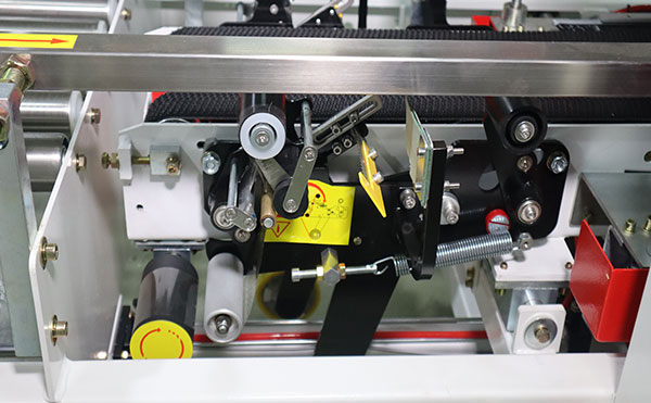 枕式多功能包裝機(jī),枕式包裝機(jī),包裝機(jī)生產(chǎn)廠(chǎng)家