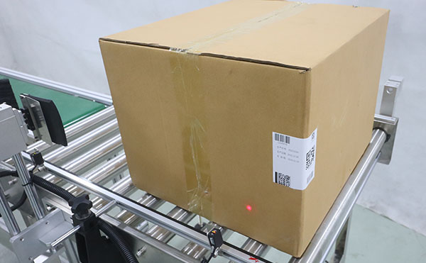 即印即貼貼標機,貼標機設備,打印貼標機