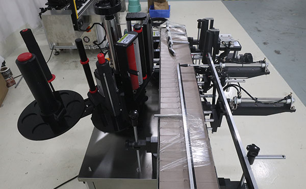 高速貼標機,貼標機,全自動貼標機