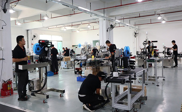 全自動(dòng)雙側(cè)面貼標(biāo)機(jī),側(cè)面貼標(biāo)機(jī),全自動(dòng)貼標(biāo)機(jī)生產(chǎn)廠家